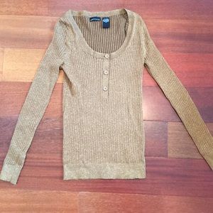 Scoop neck Henley Moda Victoria’s Secret metallic